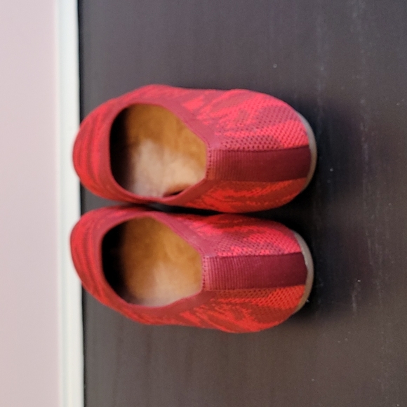 NWOB SOFTWALK red flats - Picture 4 of 6